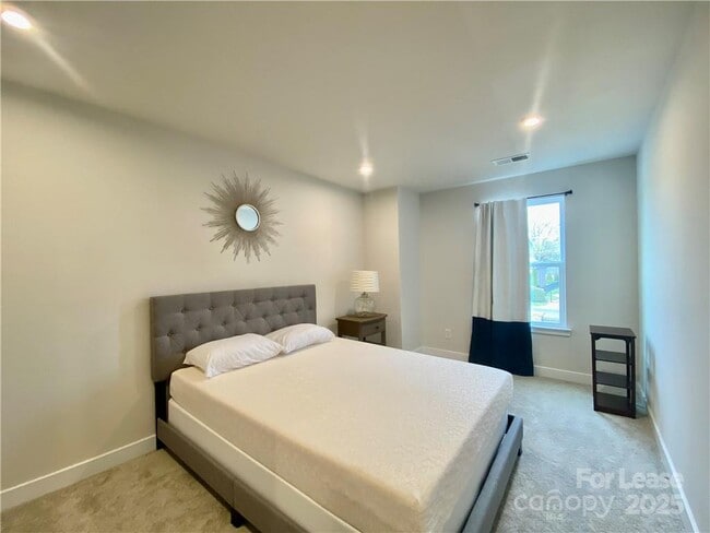 Building Photo - 6509 Winterfell Ct