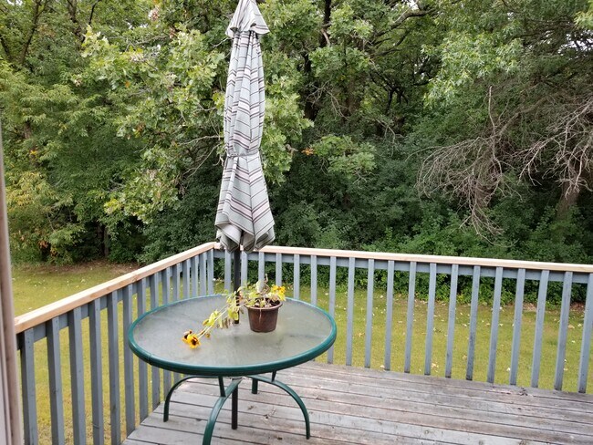 Building Photo - 220 Leighton Dr