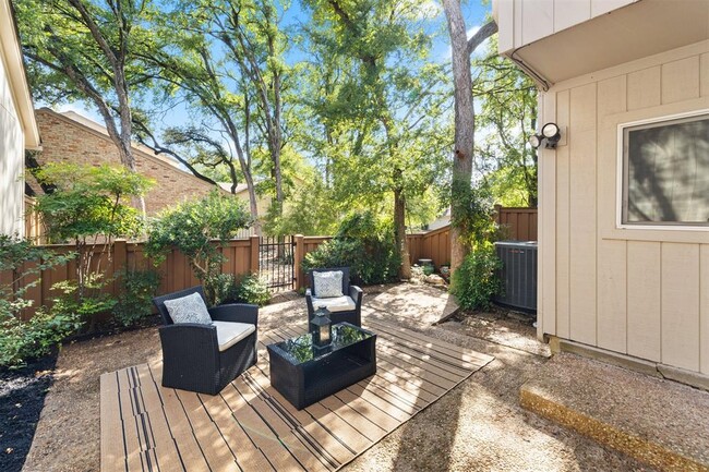 Building Photo - 8346 Summerwood Dr