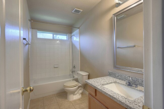 Building Photo - 21803 Manor Ct Dr