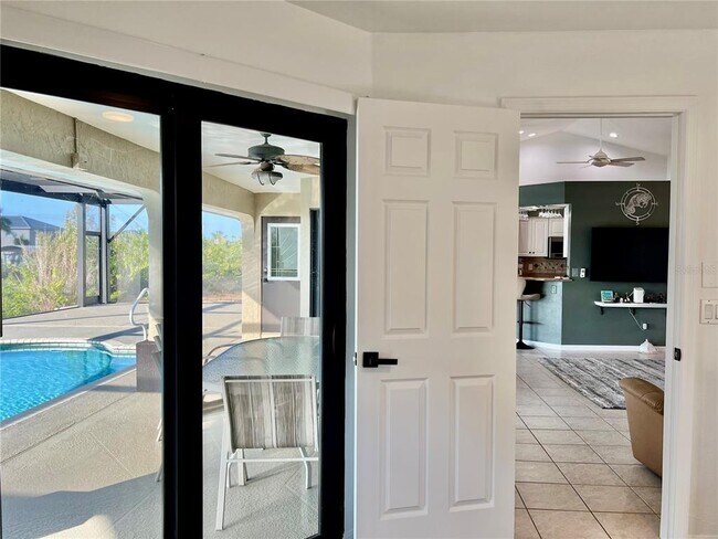 Building Photo - 426 NW 37th Pl