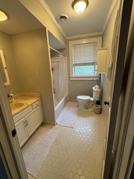 Bathroom - 1804 Wheat St