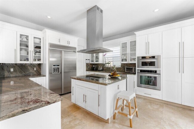 Building Photo - 2143 N Bay Rd