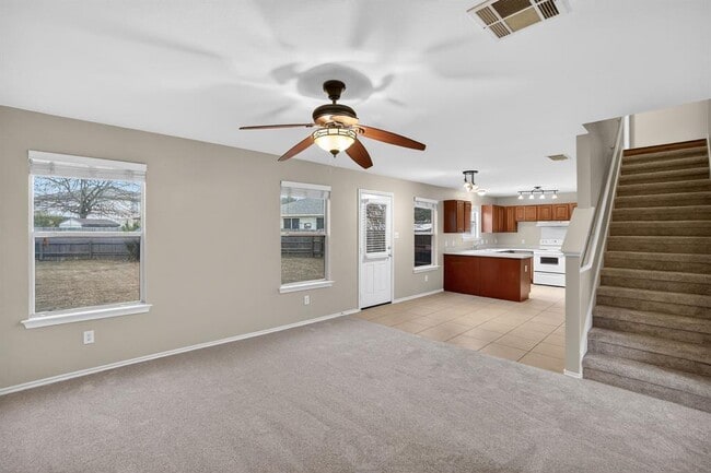 Building Photo - 703 Indian Meadow Dr