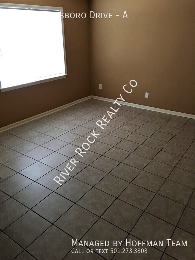 Building Photo - 6111 Queensboro Dr