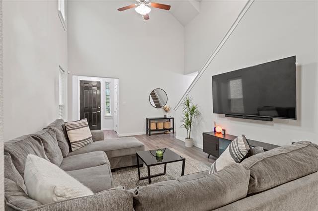 Building Photo - 2052 Dove Creek Ln