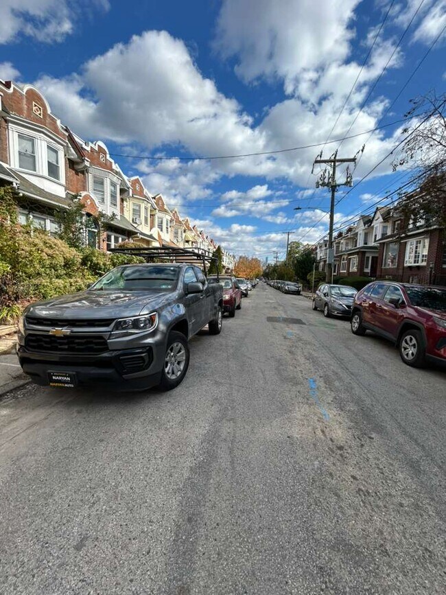 Building Photo - 4747 Sansom St