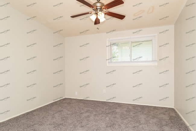 Building Photo - 2760 Countryside Dr