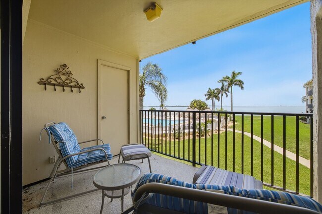 Building Photo - Waterfront Condo - 6 Month Lease - Furnished