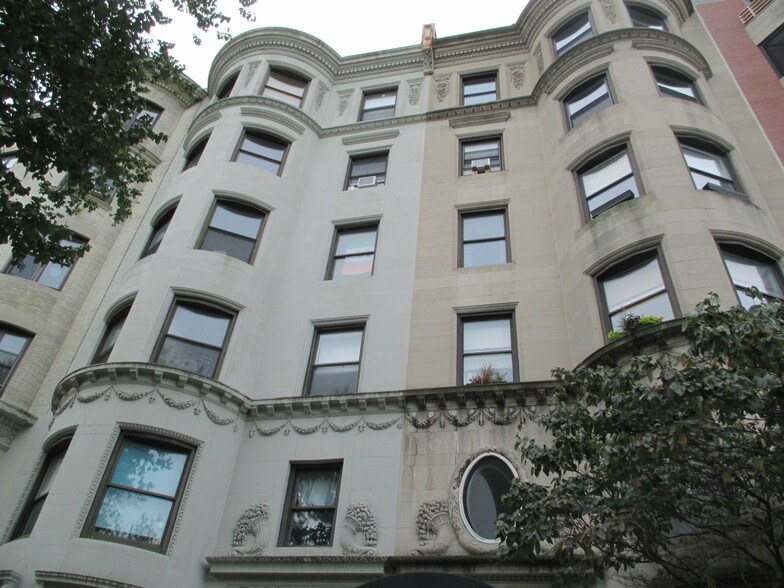Building Photo - 386 Commonwealth Avenue