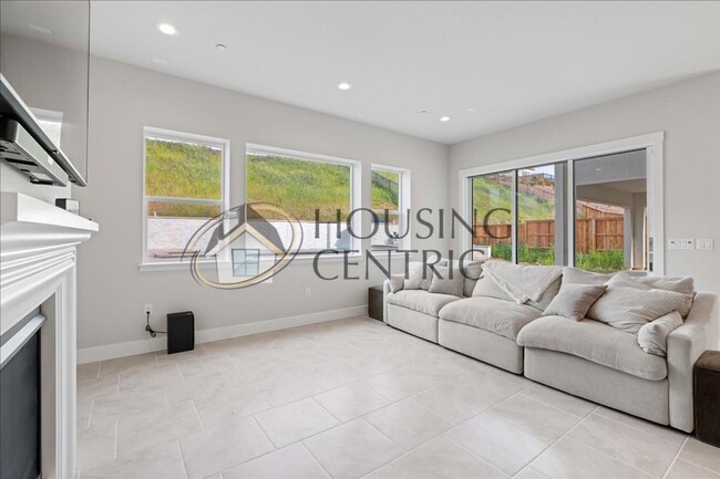Building Photo - New Construction Executive Rental Home in ...