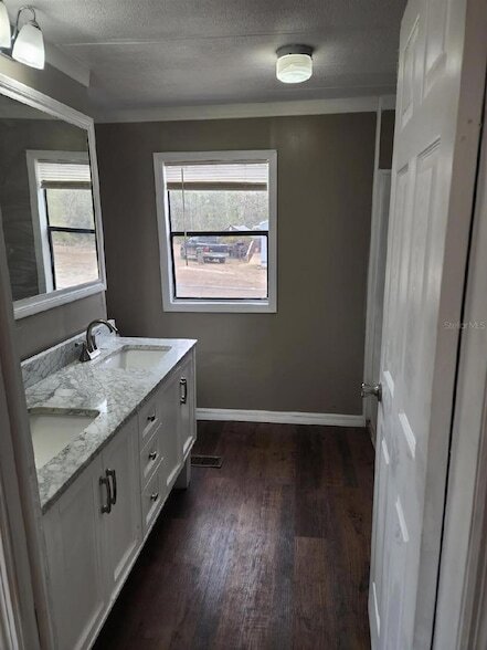 Building Photo - 5040 S Barker Point