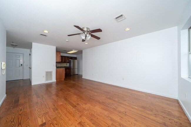 Building Photo - 135 38th St
