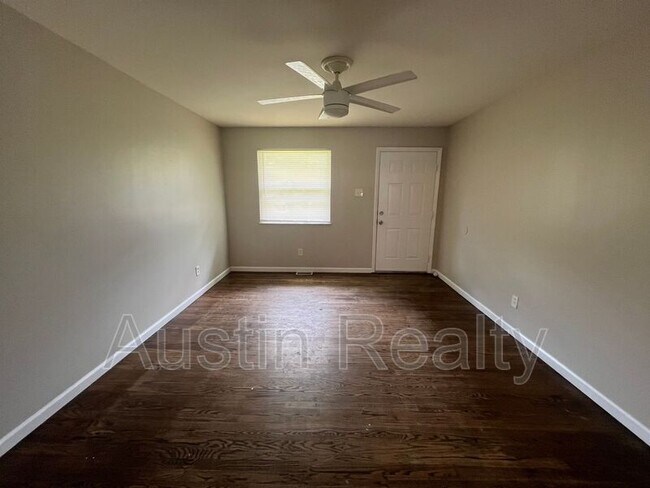 Building Photo - 4224 Wright Ave