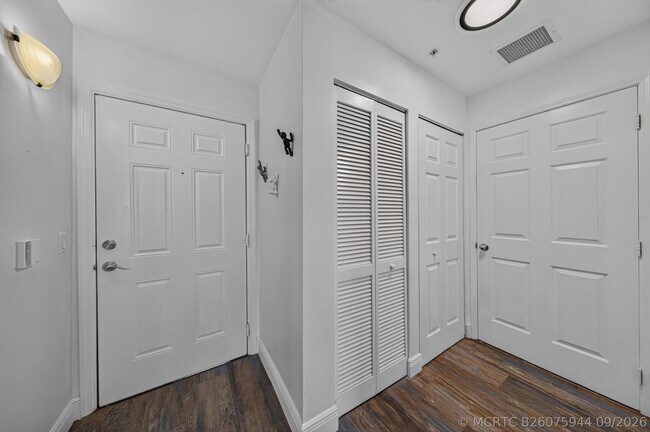 Building Photo - 2401 NE 65th St