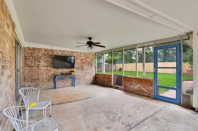 Building Photo - 14919 Parkville Dr