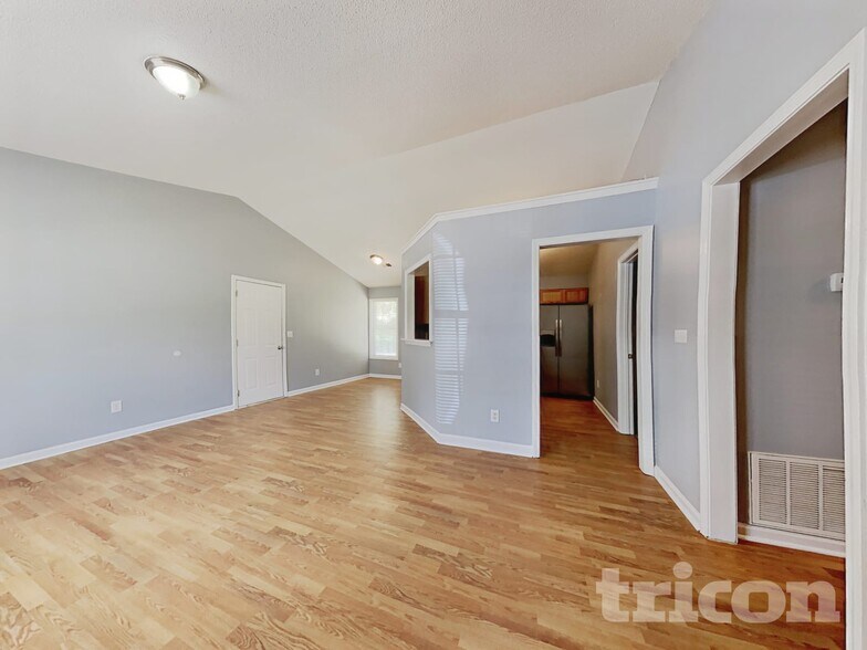 Building Photo - 621 Southern Trace Crossing