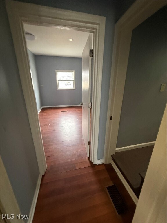 Building Photo - 1333 Maple Ave