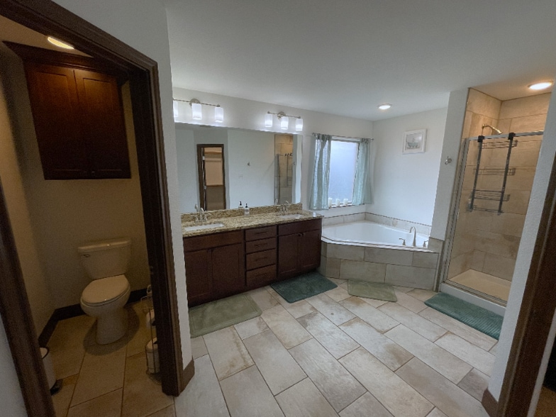 Building Photo - 3002 Oakley St