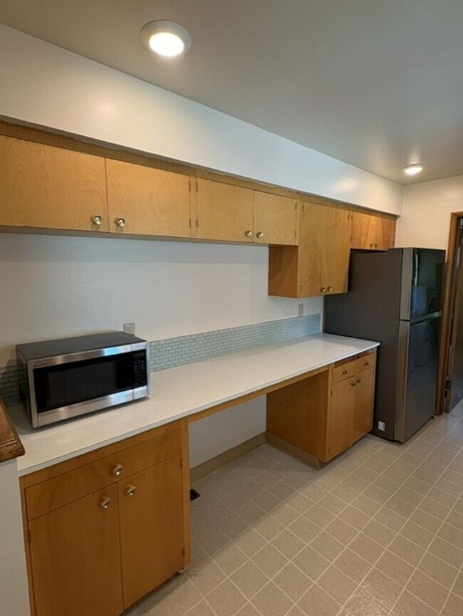 Building Photo - |NEW| ~ Charming Cedar Hills Ranch – Great Location! ~ Accepting Applications April 26 @ 5AM!