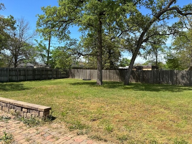 Building Photo - Take a look at this 4 bedroom 2 bath home