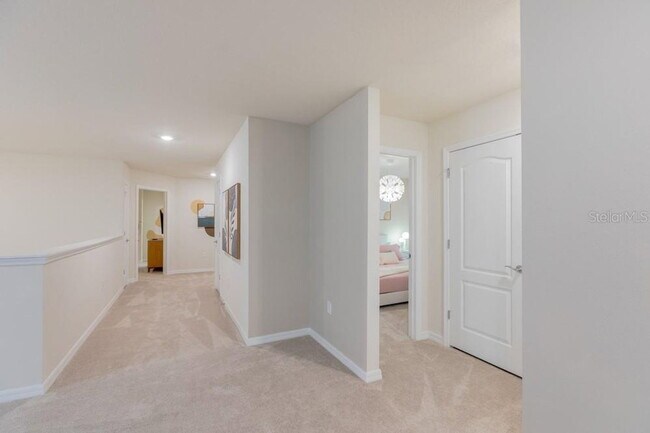 Building Photo - 7215 Oakmoss Loop