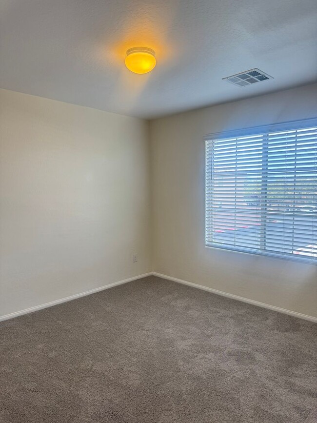 Building Photo - Brand New Home for Rent in Mountains Edge