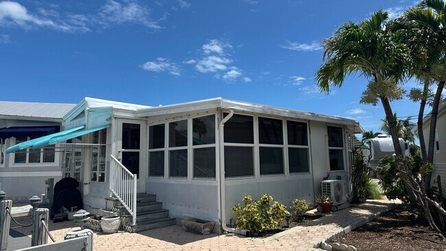 Building Photo - 1125 Nettles Blvd