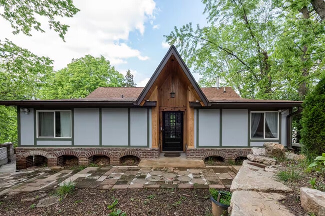 Building Photo - 1568 Belmar Dr