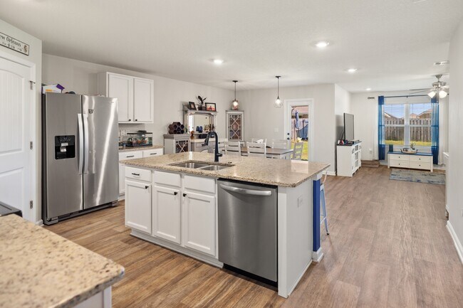 Building Photo - 1016 Limpkin St
