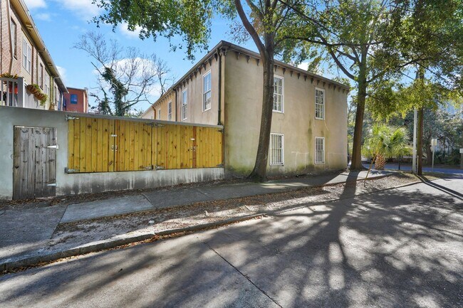 Building Photo - 702 Tattnall St