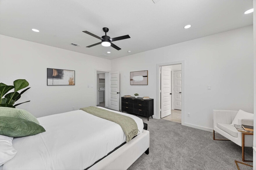 Building Photo - 2908 El Fenice Ln