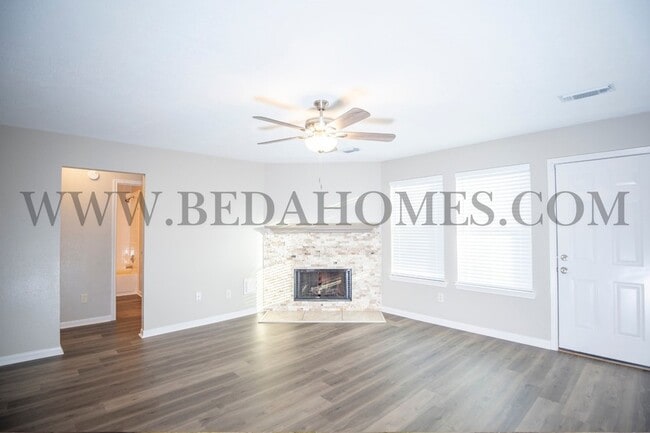 Building Photo - 5365 Tallowwood Terrace