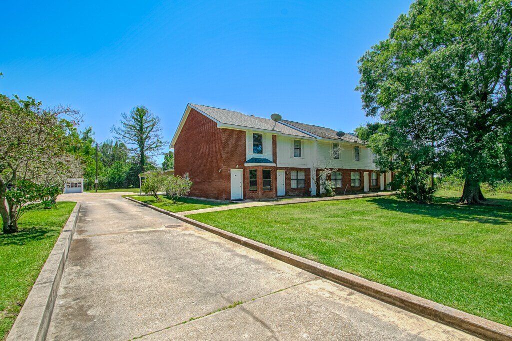Building Photo - 16382 Hooper Rd