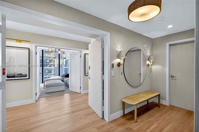 Building Photo - 700 NE 24th St