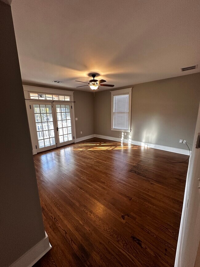 Building Photo - 226 N McNeil St