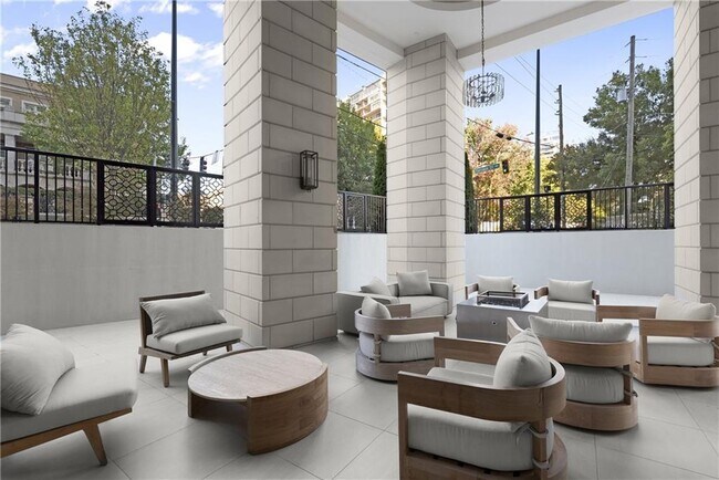 Building Photo - 2425 Peachtree Rd NE