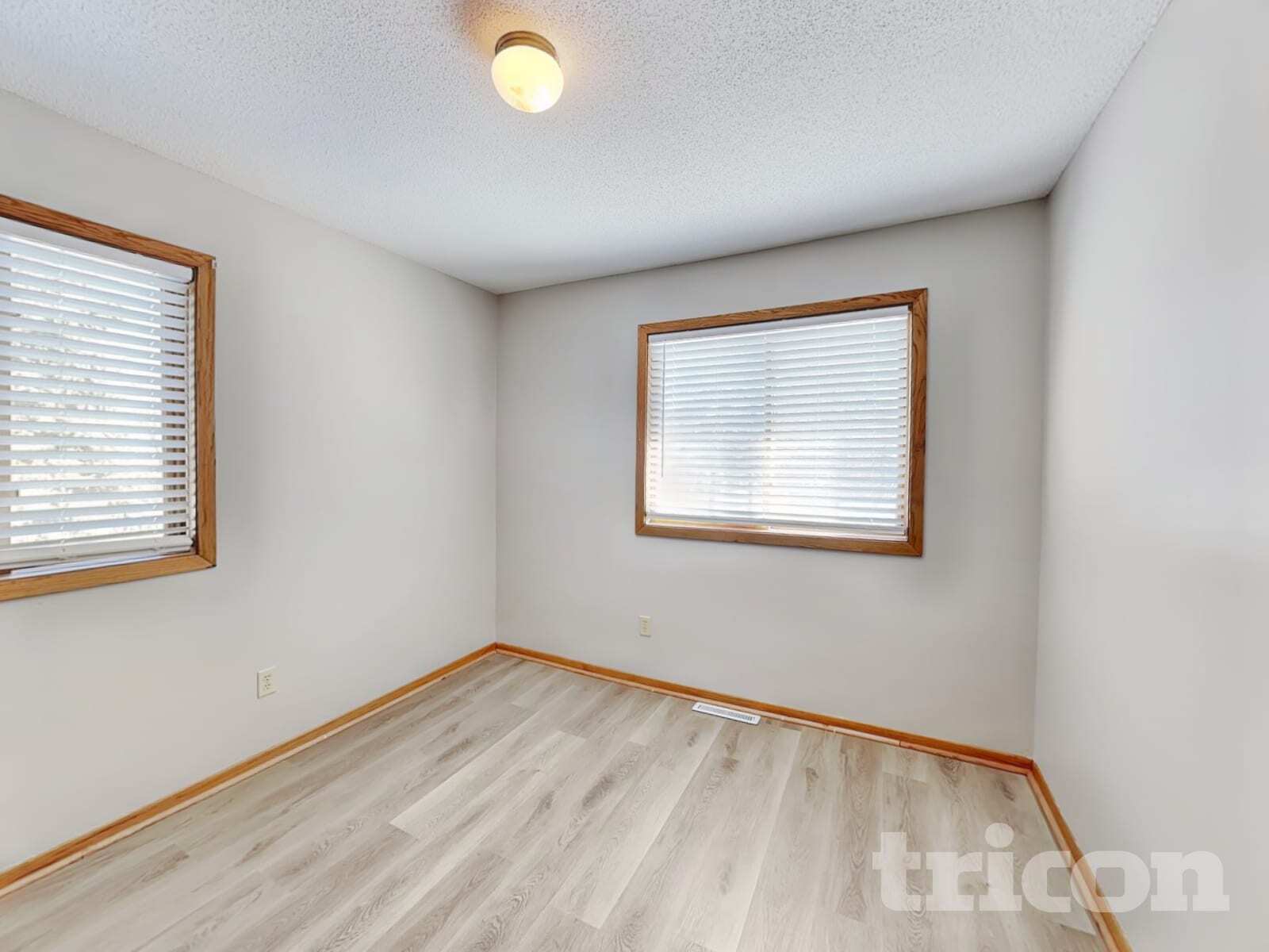 Building Photo - 11051 Quebec Ave N