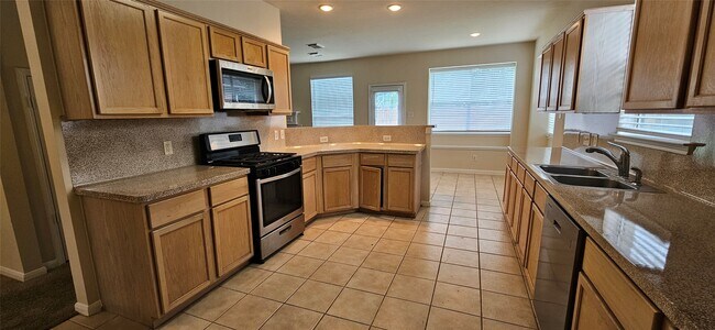 Building Photo - 2519 Pine Shadows Dr