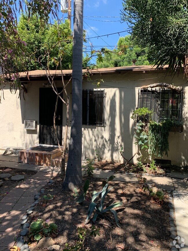 Building Photo - 1145 N Formosa Ave