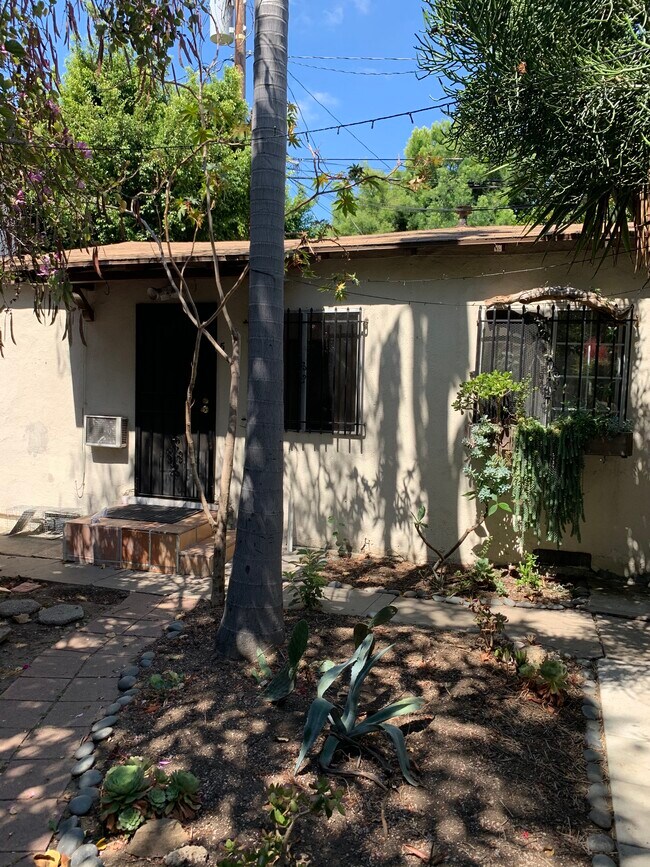 Primary Photo - 1145 N Formosa Ave
