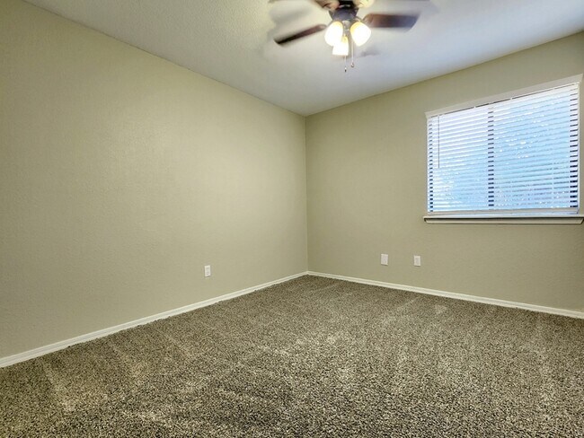 Building Photo - 11703 Lorene Ave