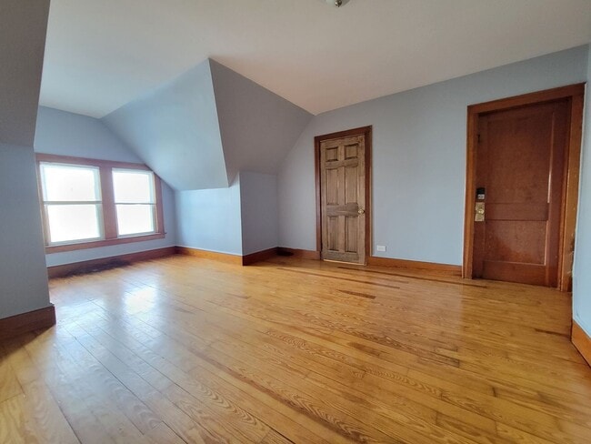 Building Photo - 402 Hevey St