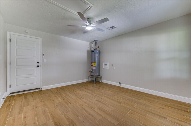 Building Photo - 3538 Truxton Dr