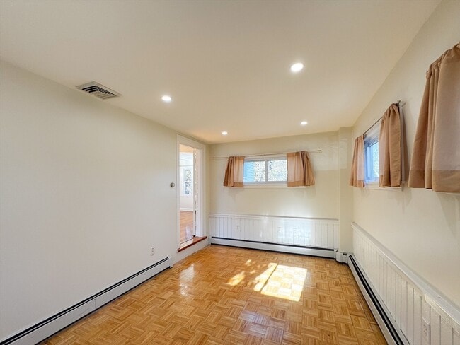 Building Photo - 92 Woodcliff Rd