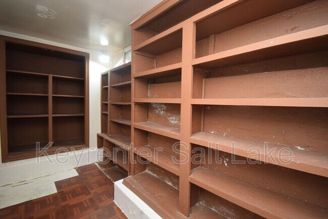 Building Photo - 616 Beynon Ct