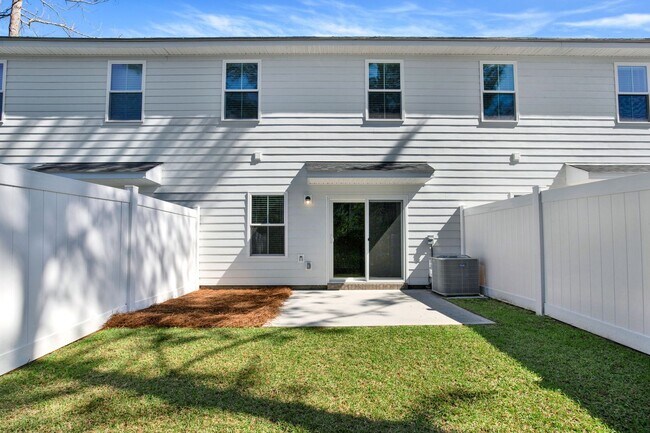 Building Photo - New Rental Now Available!