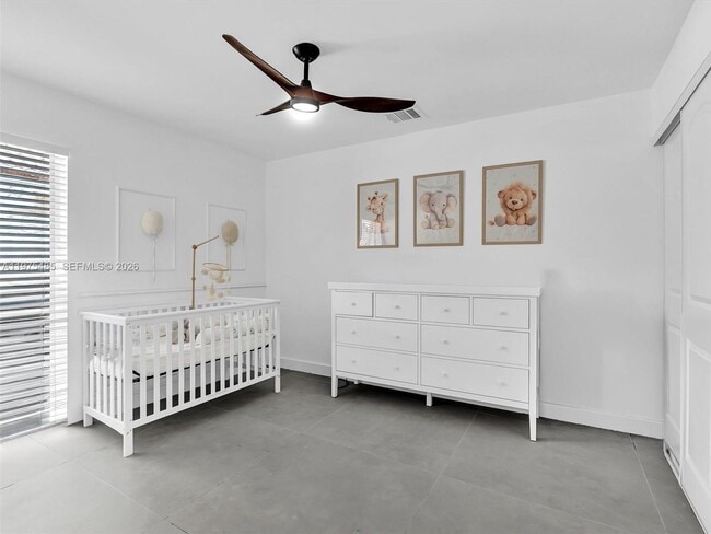 Building Photo - 4962 SW 32nd Way