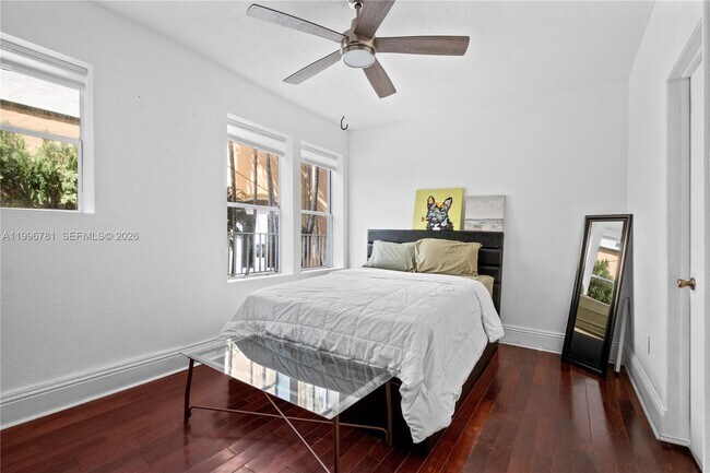 Building Photo - 1027 Pennsylvania Ave