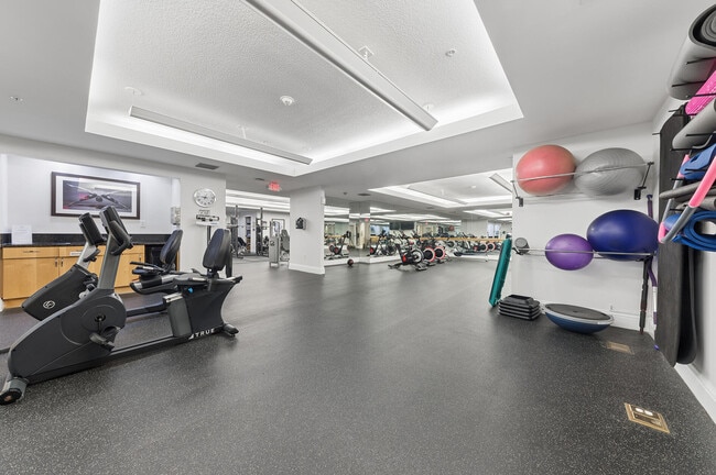 Building Photo - 610 Clematis St